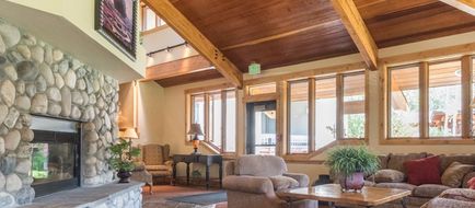 Trappeur's Crossing Resort Lobby