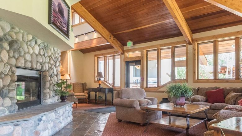 <b>Trappeur's Crossing Resort Lobby</b>