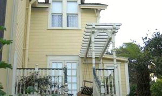Gosby House Inn Exterior
