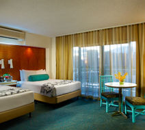 Oasis Hotel Waikiki Room