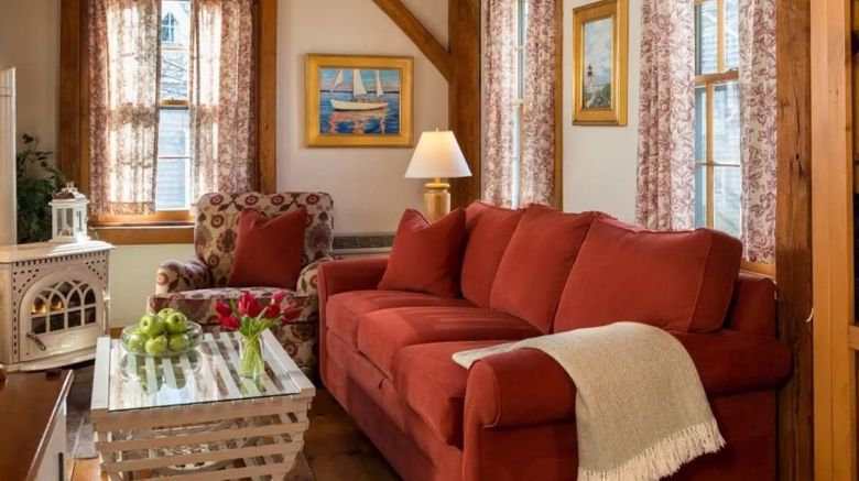 <b>Seven Sea Street Inn Lobby</b>