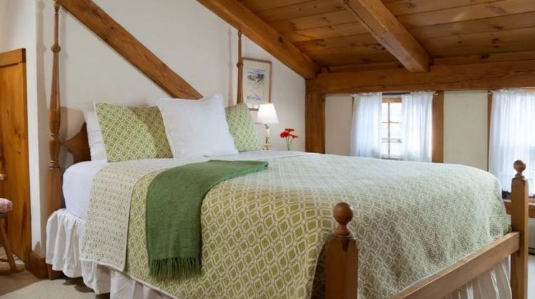Seven Sea Street Inn Room