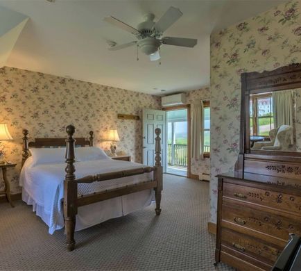 The Rose Farm Inn Room