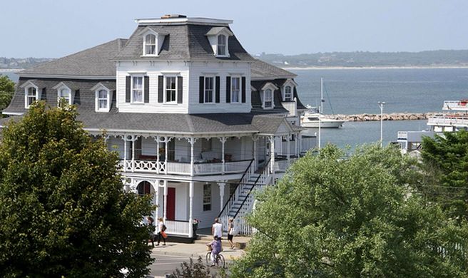 The Inn at Old Harbor Exterior