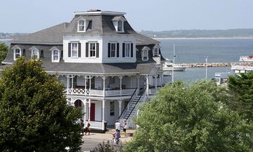 The Inn at Old Harbor