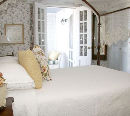 The Inn at Old Harbor Room