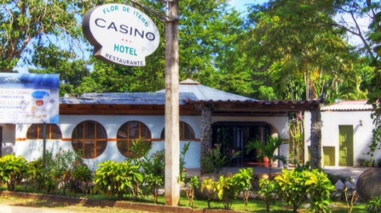 Hotel Flor de Itabo & Casino Exterior