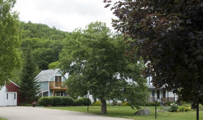 Inn At Ellis River Exterior