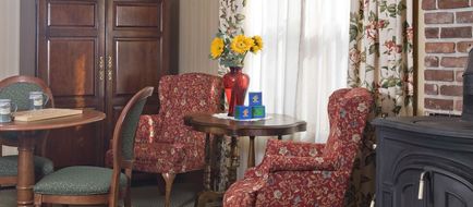Inn At Ellis River Lobby