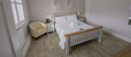 Ye Olde Plough House Room