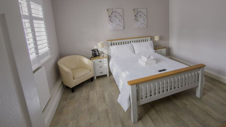 <b>Ye Olde Plough House Room</b>