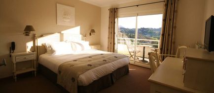 Marc Hely Hotel Room