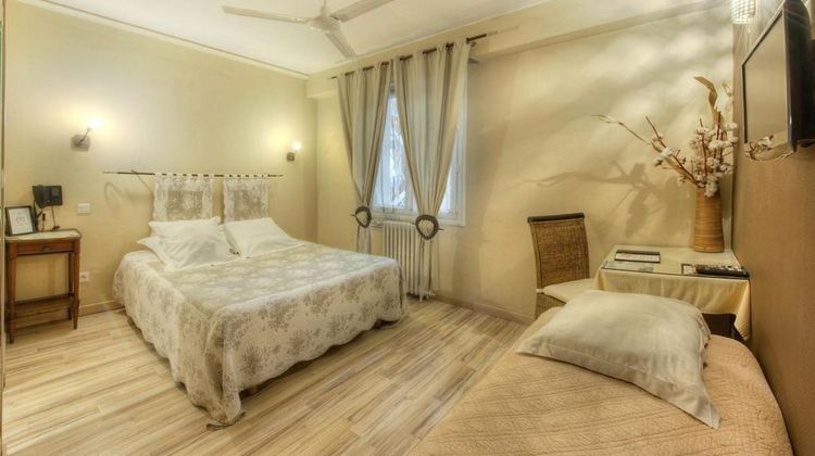 Le Printemps Hotel Room