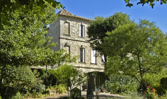 Chateau d'Arpaillargues Exterior