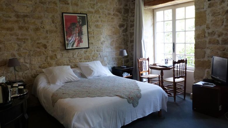 <b>Chateau d'Arpaillargues Room</b>