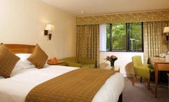 Redwood Hotel & Country Club
