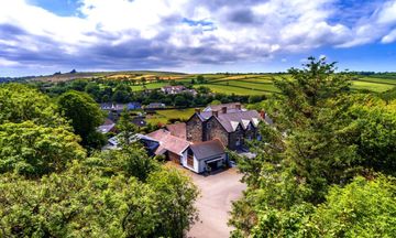 Wolfscastle Country Hotel
