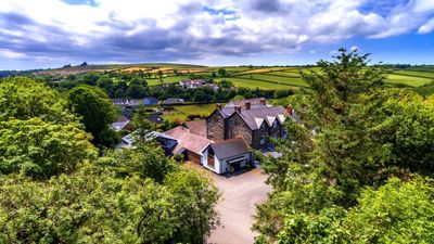 Wolfscastle Country Hotel