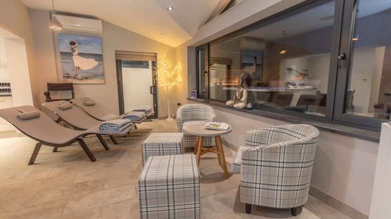 <b>Wolfscastle Country Hotel Spa</b>