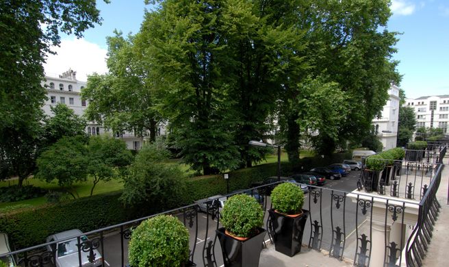 London House Hotel Exterior