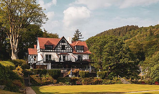 Craig-y-Dderwen Riverside Hotel Exterior