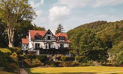 Craig-y-Dderwen Riverside Hotel