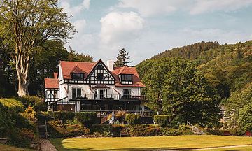 Craig-y-Dderwen Riverside Hotel