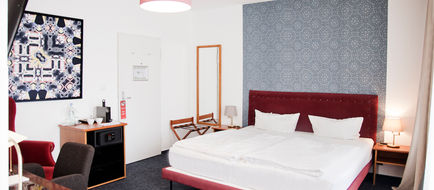 Hotel Les Nations Room