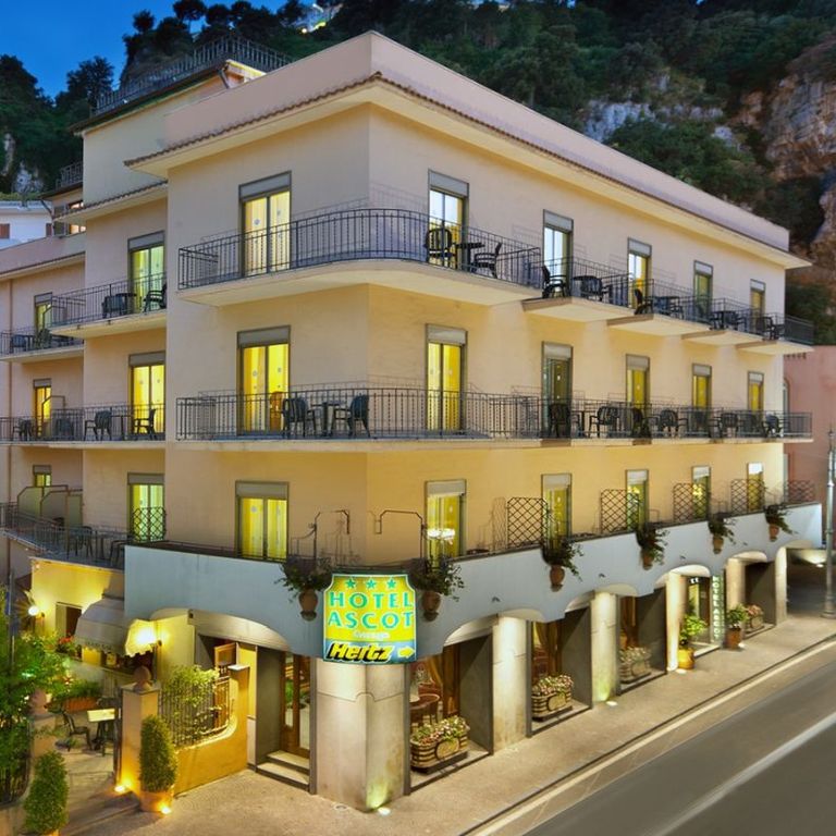 Ascot Hotel
