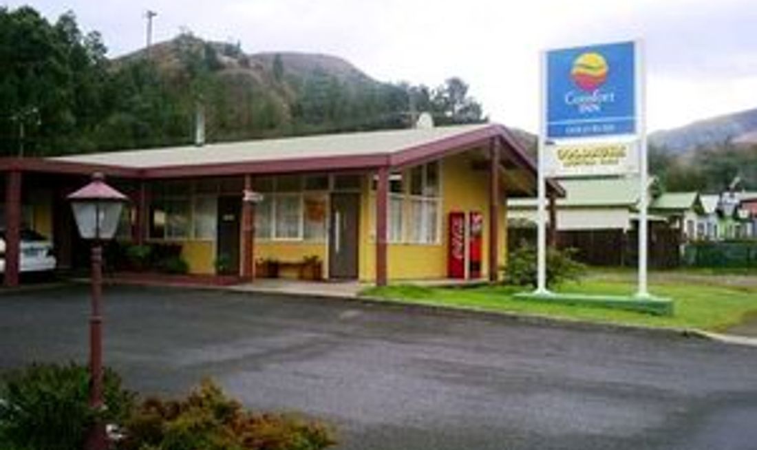 Gold Rush Inn Exterior