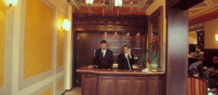 TOP Hotel Ramblas Lobby