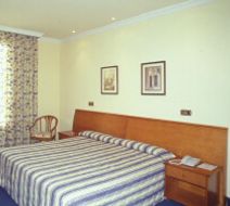 TOP Hotel Ramblas Room