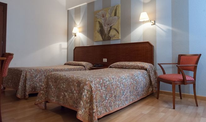 Hotel Unzaga Plaza Room