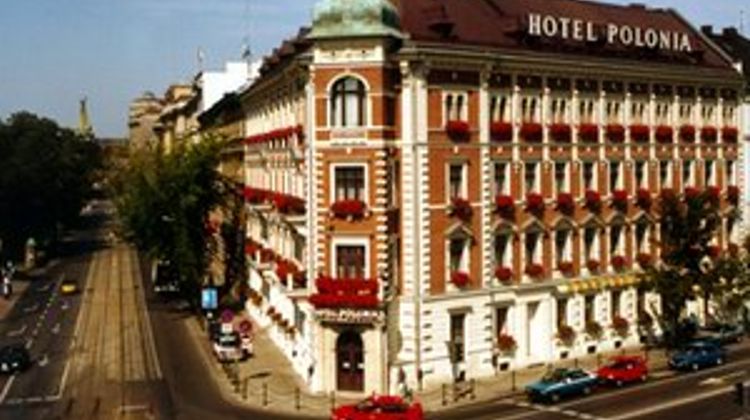 Polonia Hotel Exterior