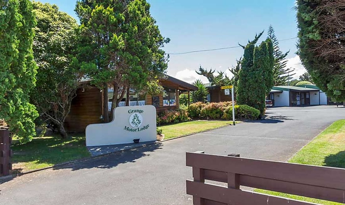 Grange Lodge Motel Exterior