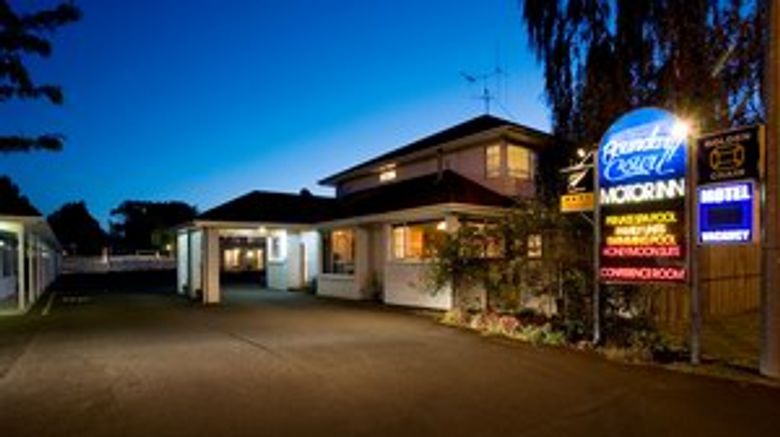 Boundary Court Motor Inn Exterior