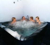 Boundary Court Motor Inn Spa