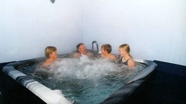 <b>Boundary Court Motor Inn Spa</b>