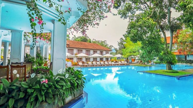 Mahaweli Reach Hotel Exterior