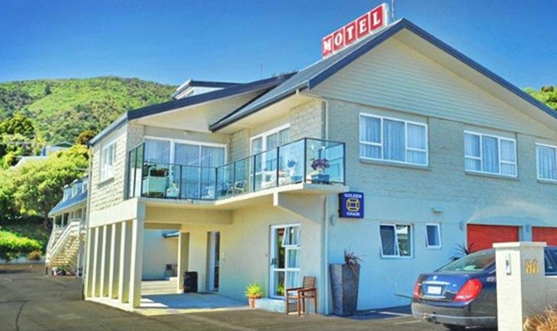 Aldan Lodge Motel Exterior