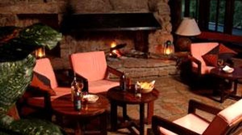 <b>Lobo Wildlife Lodge Lobby</b>