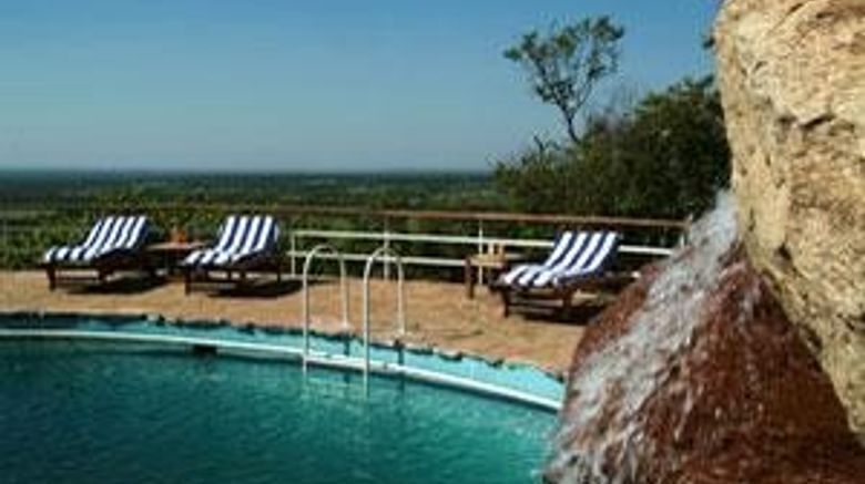 <b>Lobo Wildlife Lodge Pool</b>