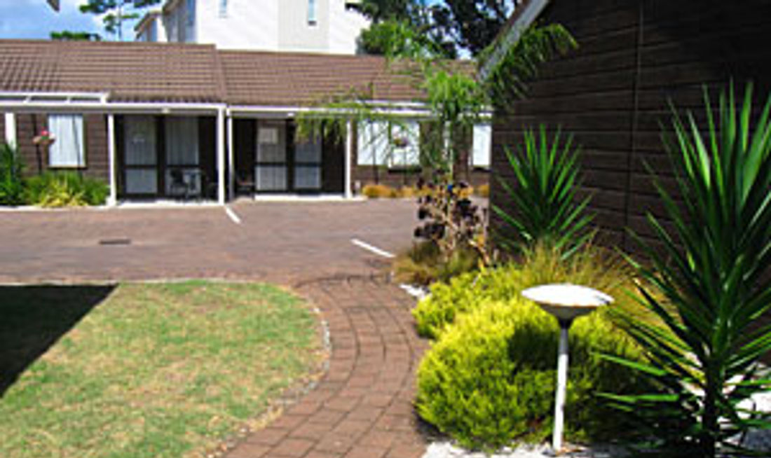 Orewa Motor Lodge Exterior