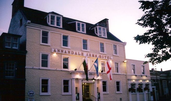 Annandale Arms Hotel Exterior