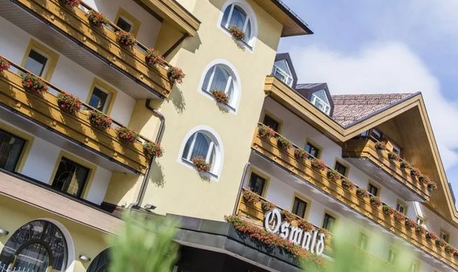 Oswald Hotel Exterior