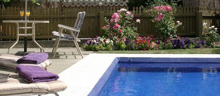 Colonial Motel Pool