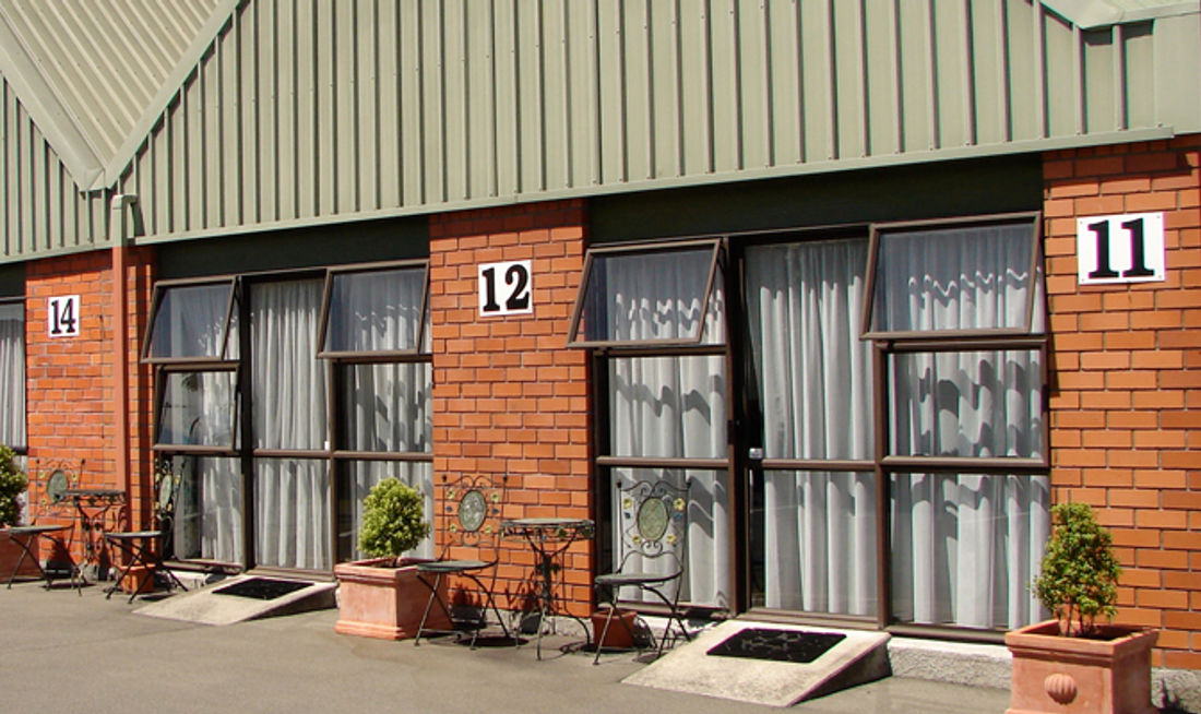 193 Aorangi Manor Motel Exterior