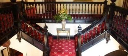 Maenan Abbey Lobby