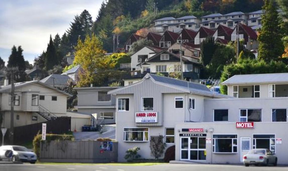 Luxe Suites & Apartments Exterior