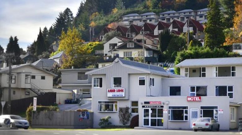 Luxe Suites  and  Apartments Exterior